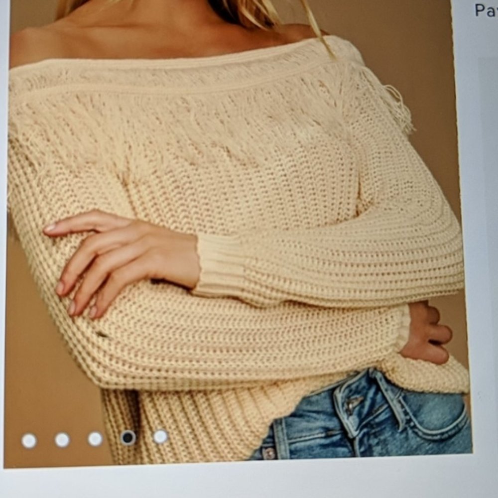 NWT Lulu’s Fringe Sweater